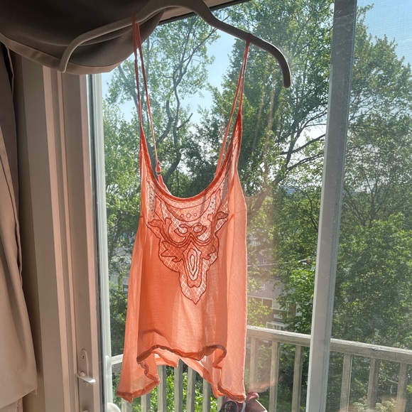 Boho Guess Top - Picture 4 of 5